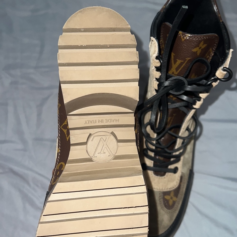 Louis Vuitton Laureate Platform Desert Boot - Picture 3 of 4